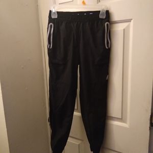 Black jogging pants